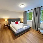 Mittersteghof, *